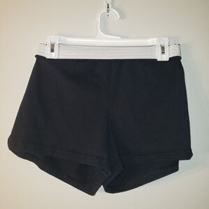 SOFFE SOLID BLACK SHORTS SIZE LARGE JUNIORS